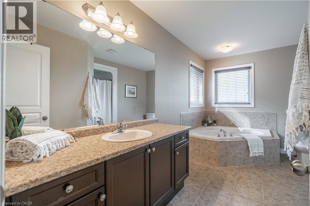51 Showcase Drive, Hamilton, Ontario  L0R 1P0 - Photo 17 - 40860380