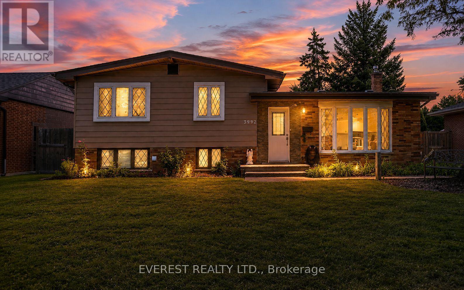 3992 LONGFELLOW AVENUE, Windsor, Ontario