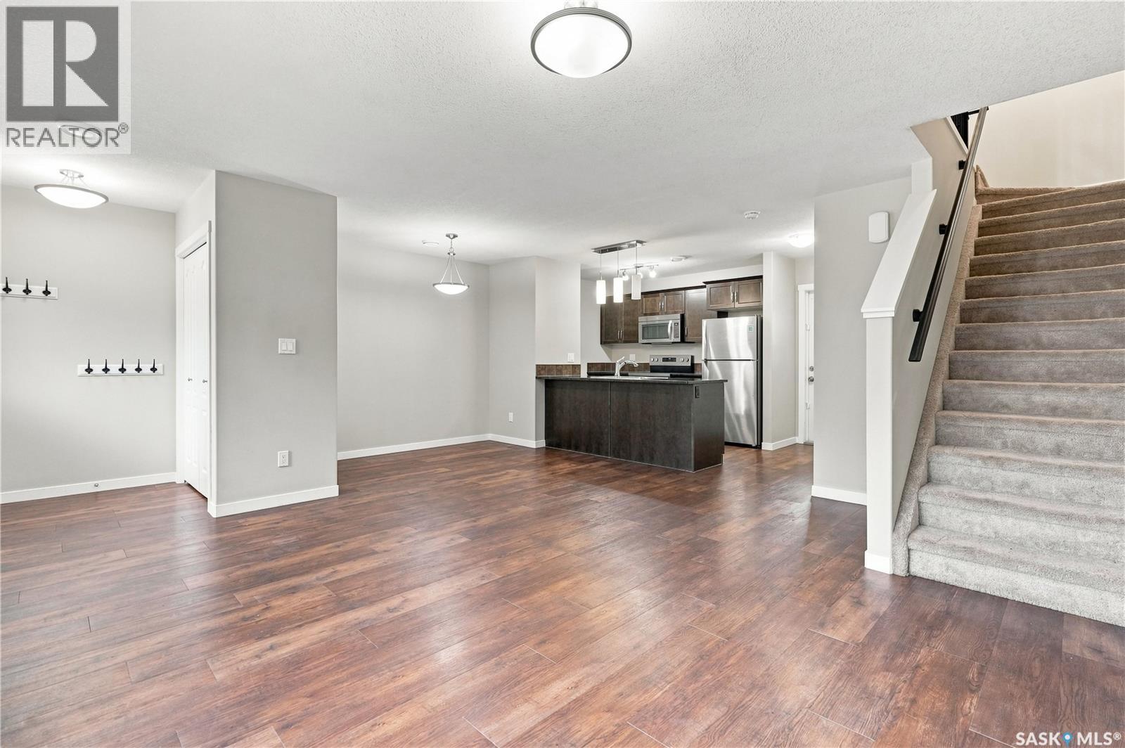 402 3440 Avonhurst Drive, Regina, Saskatchewan  S4R 2E1 - Photo 7 - SK047464