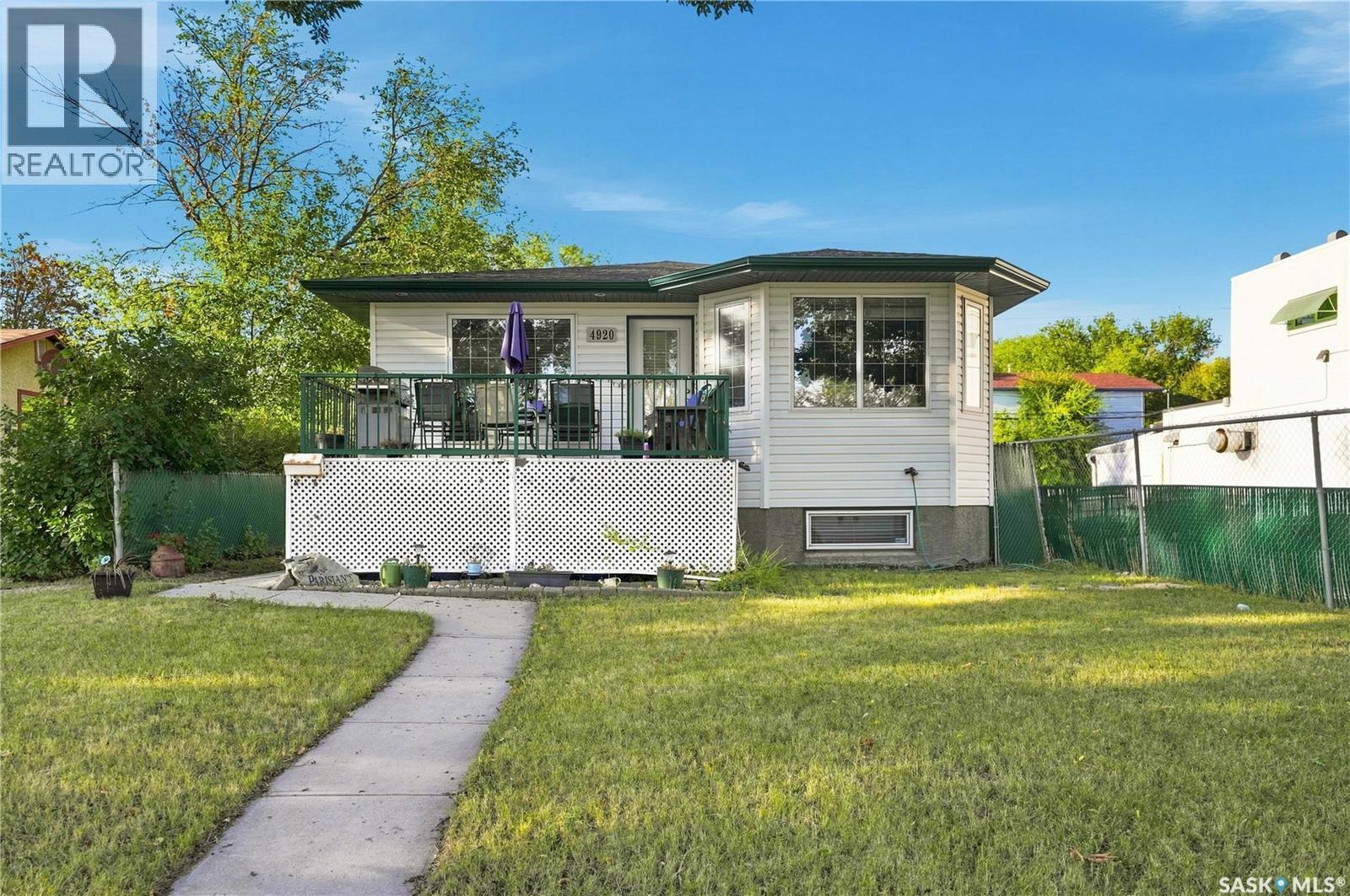 4920 DEWDNEY AVENUE, Regina, Saskatchewan