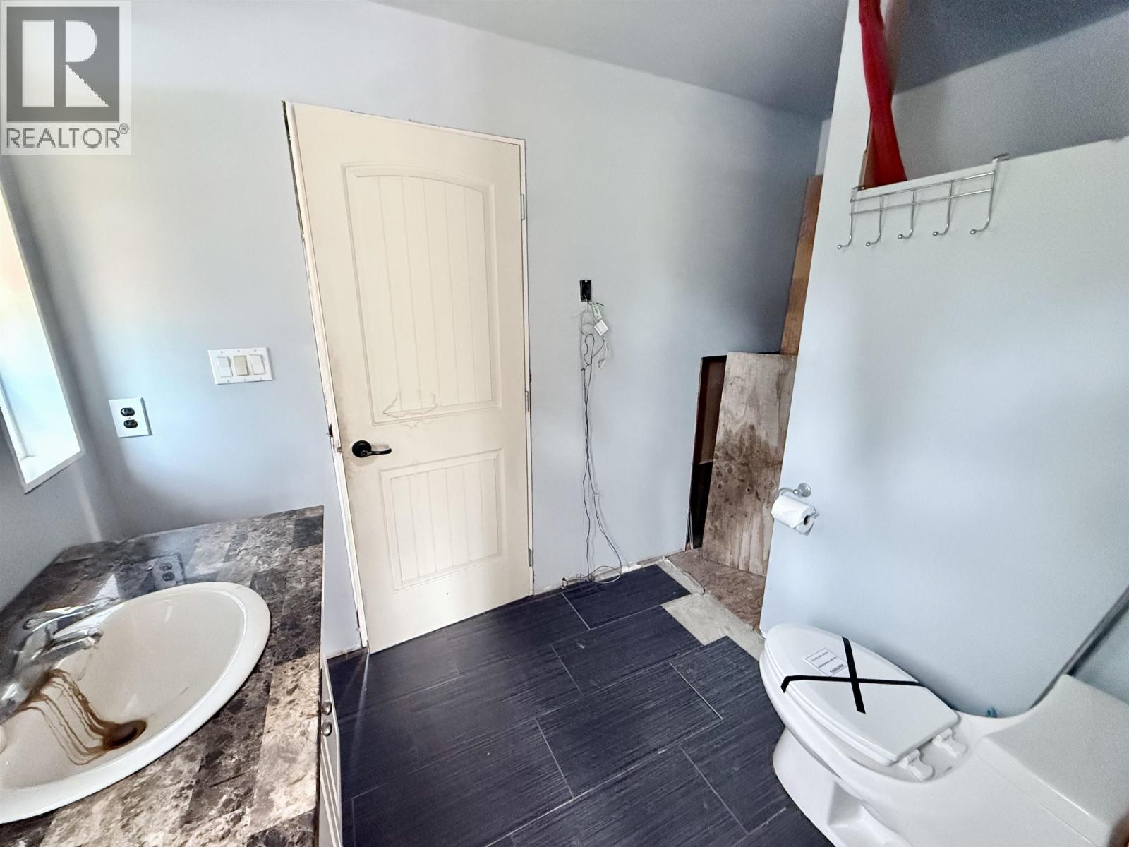 6995 Colgan Road, 100 Mile House, British Columbia  V0K 1X1 - Photo 10 - R3161325