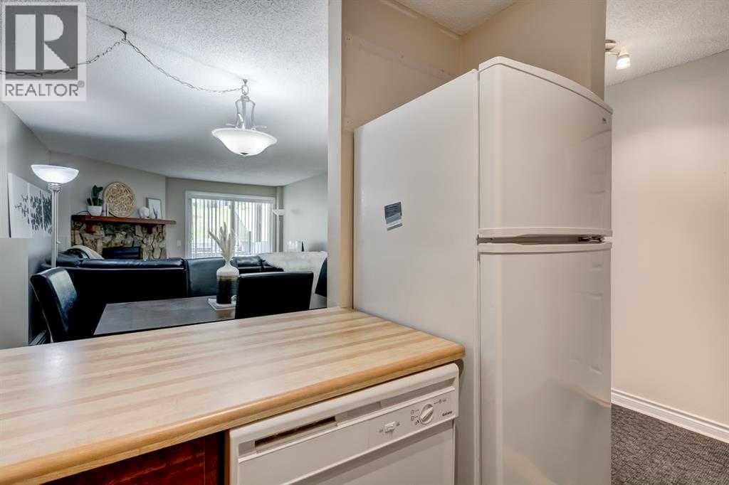2135, 70 Glamis Drive Sw, Calgary, Alberta  T3E 6T6 - Photo 5 - A2337243
