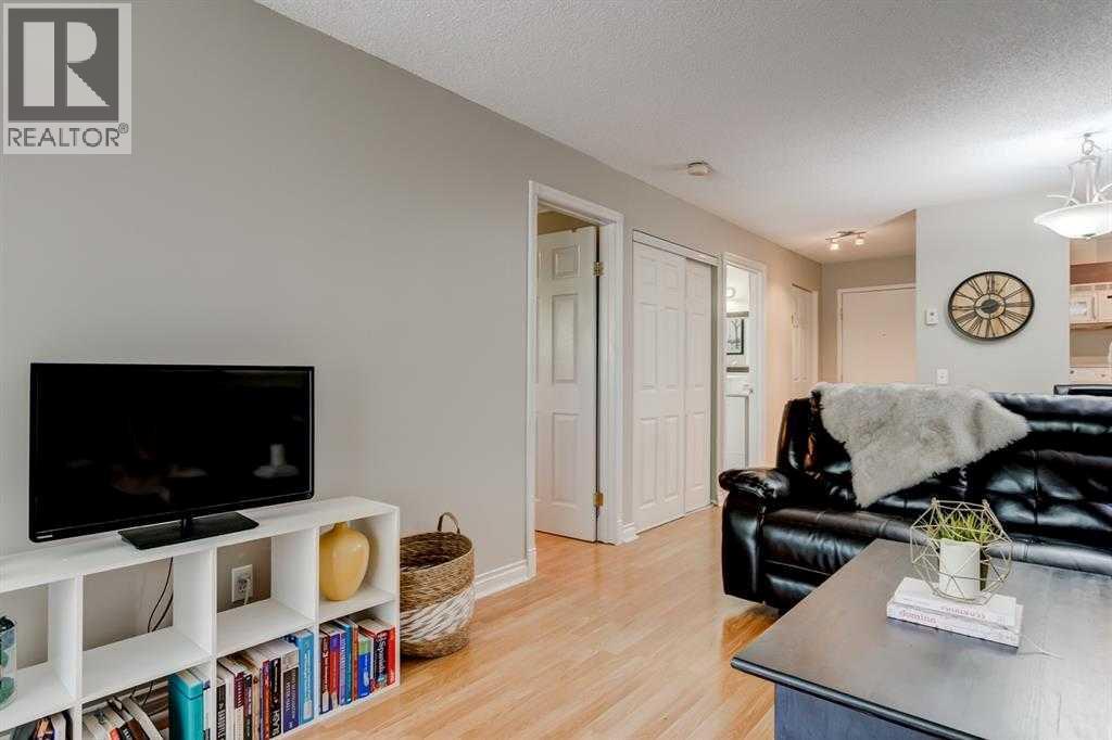 2135, 70 Glamis Drive Sw, Calgary, Alberta  T3E 6T6 - Photo 13 - A2337243