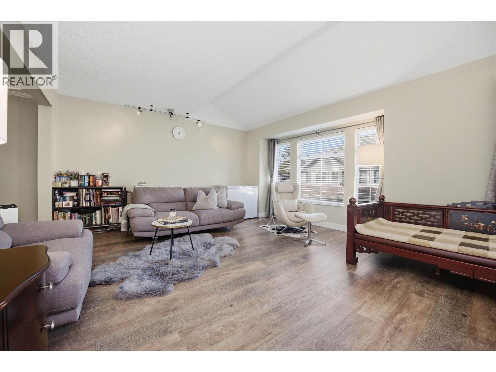 817 Roche Point Drive, North Vancouver, British Columbia  V7H 2W3 - Photo 3 - R3161286