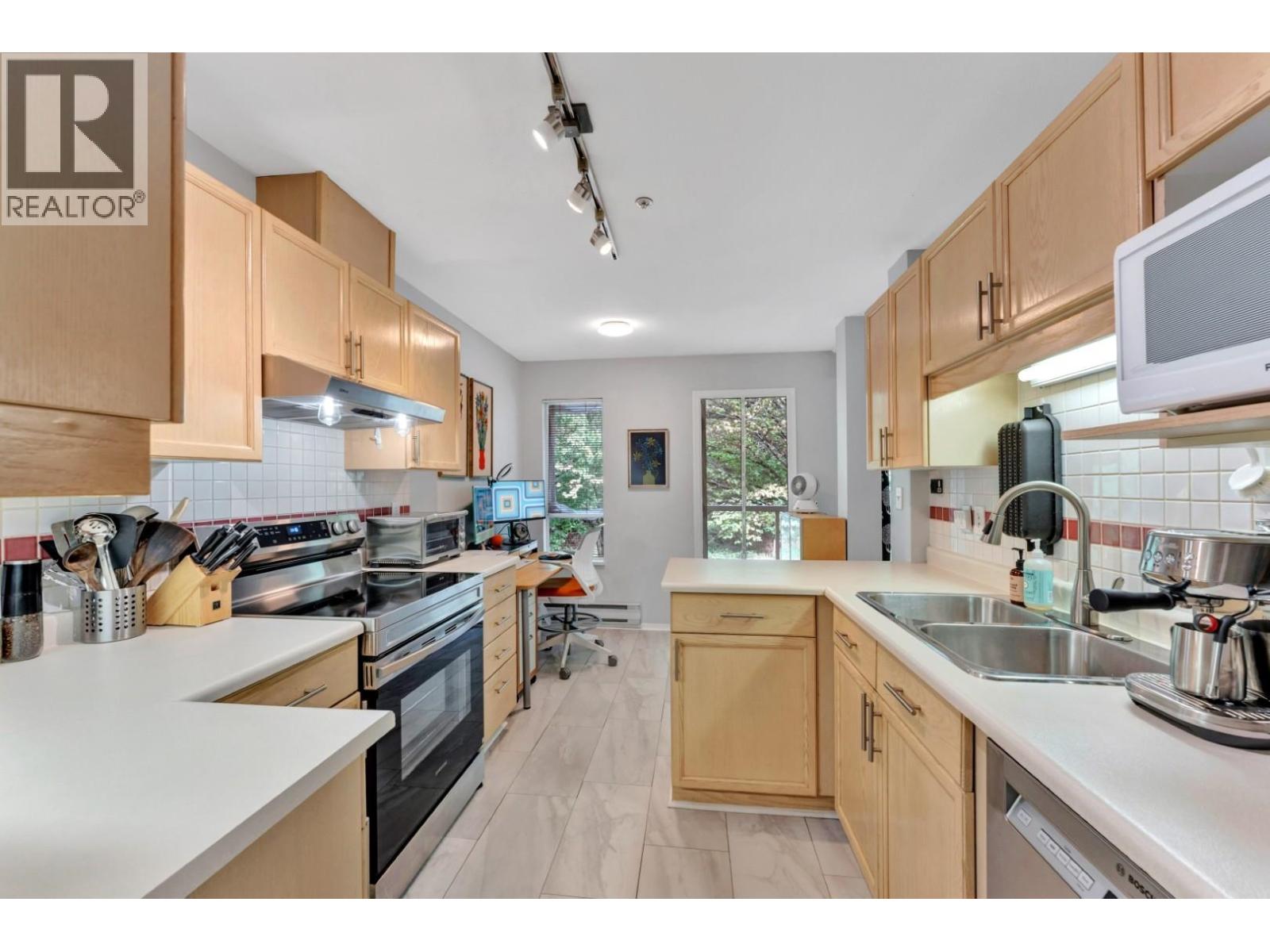 306 3400 Se Marinr Drive, Vancouver, British Columbia  V5S 4P8 - Photo 8 - R3161303