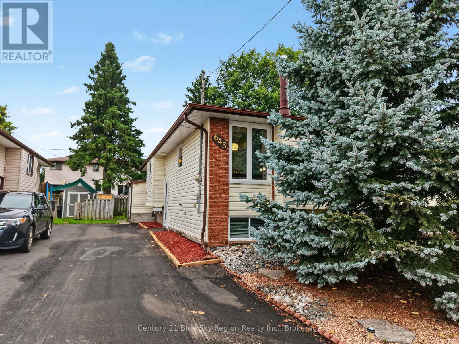 643 Robarts Avenue, North Bay, Ontario  P1B 7E5 - Photo 2 - X13742214