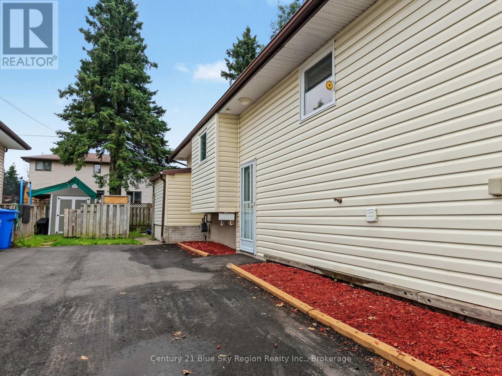 643 Robarts Avenue, North Bay, Ontario  P1B 7E5 - Photo 5 - X13742214
