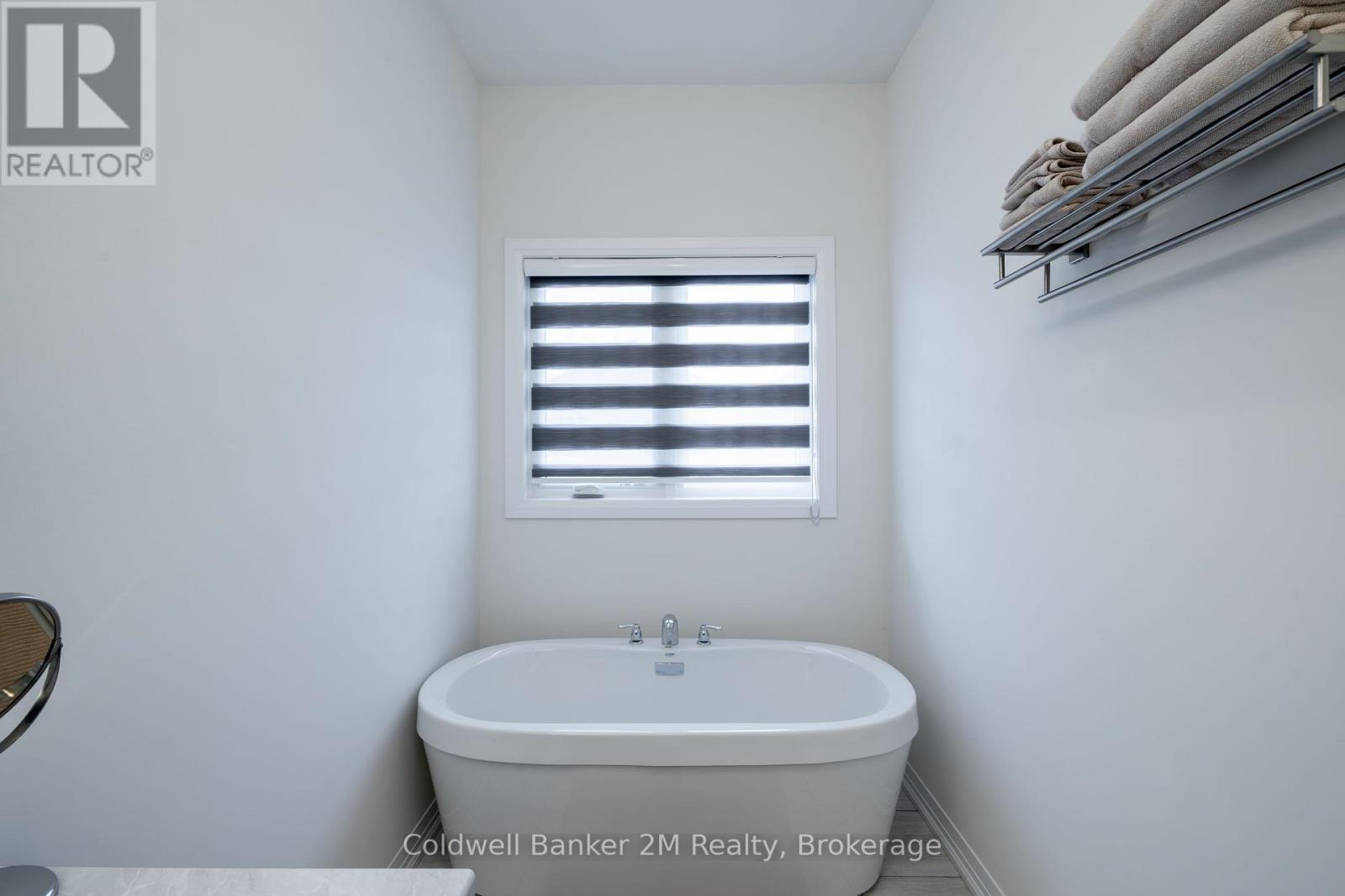 136 Ogston Crescent, Whitby, Ontario  L1P 0H3 - Photo 12 - E13742204