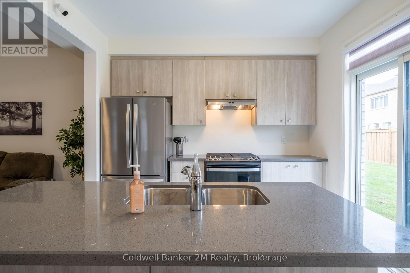 136 Ogston Crescent, Whitby, Ontario  L1P 0H3 - Photo 3 - E13742204