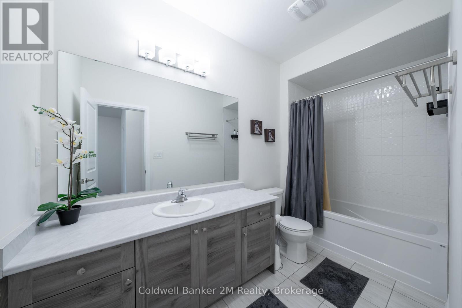 136 Ogston Crescent, Whitby, Ontario  L1P 0H3 - Photo 8 - E13742204