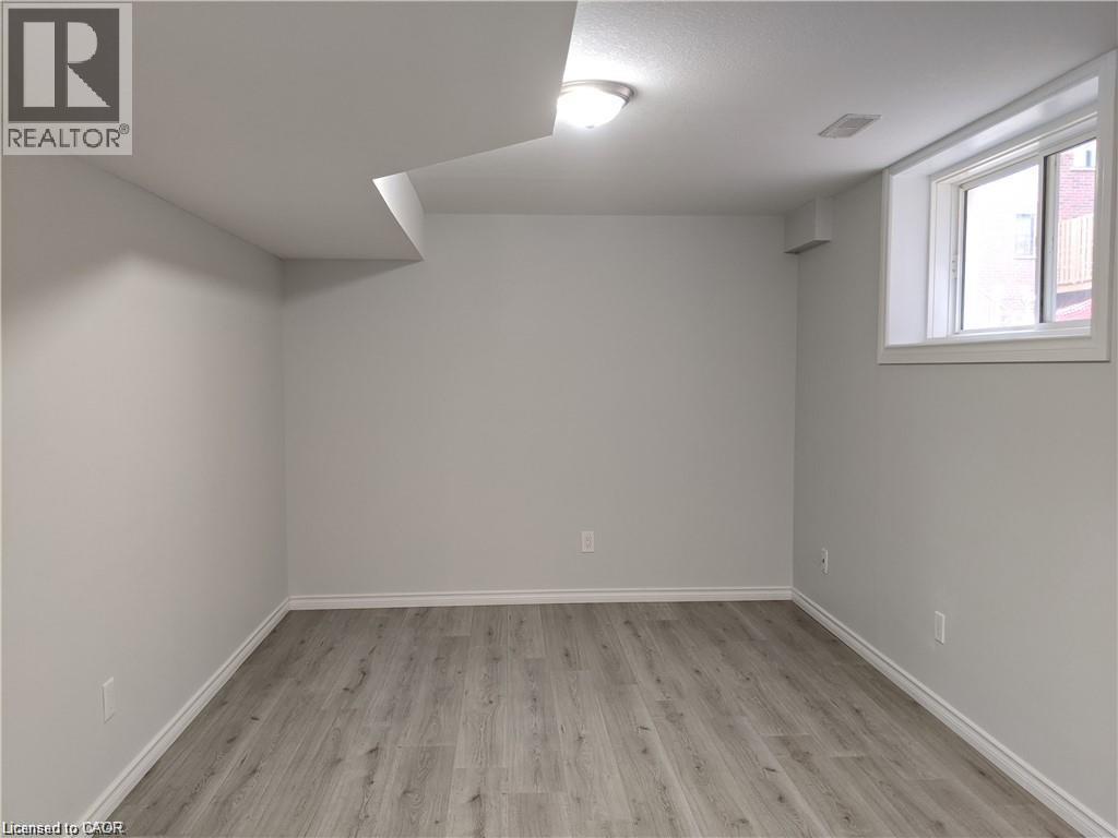 727 Thomas Slee Drive, Kitchener, Ontario  N2P 0J4 - Photo 7 - 40859628