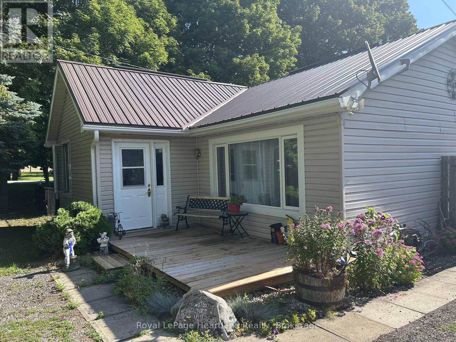 90 MARY STREET, North Huron, Ontario
