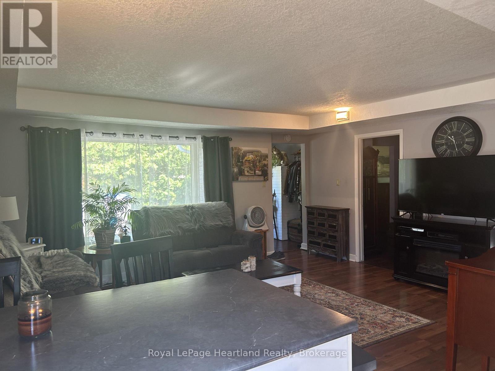 90 Mary Street, North Huron, Ontario  N0G 2W0 - Photo 5 - X13742102