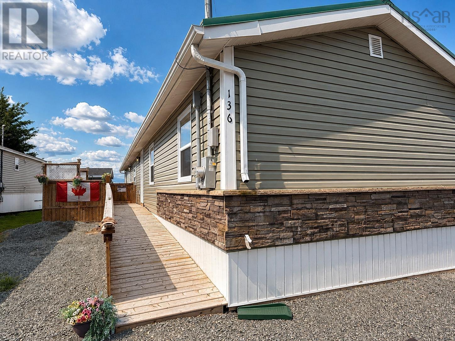 136 Hilltop Drive, Lower Sackville, Nova Scotia  B4C 2P1 - Photo 2 - 202622341