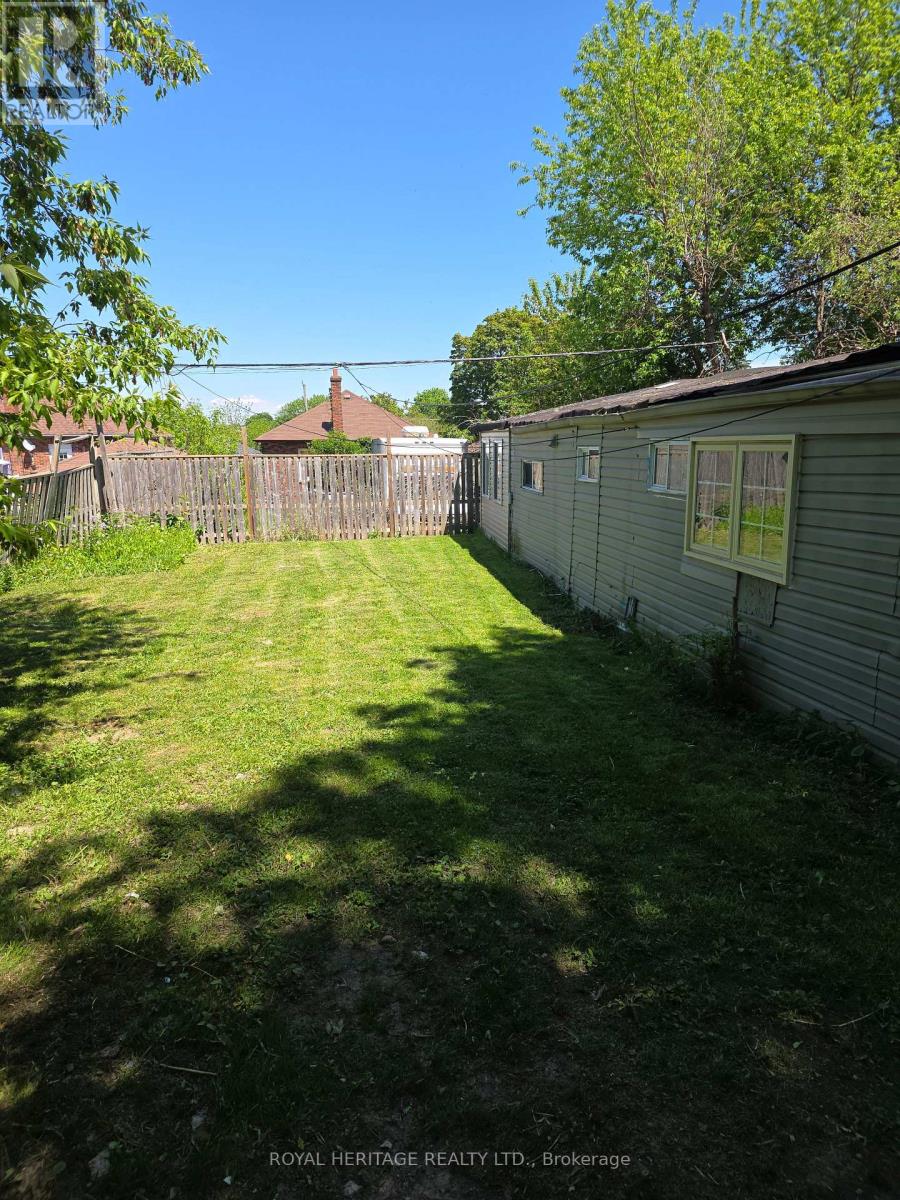 197 Verdun Road, Oshawa, Ontario  L1H 5T1 - Photo 2 - E13742156