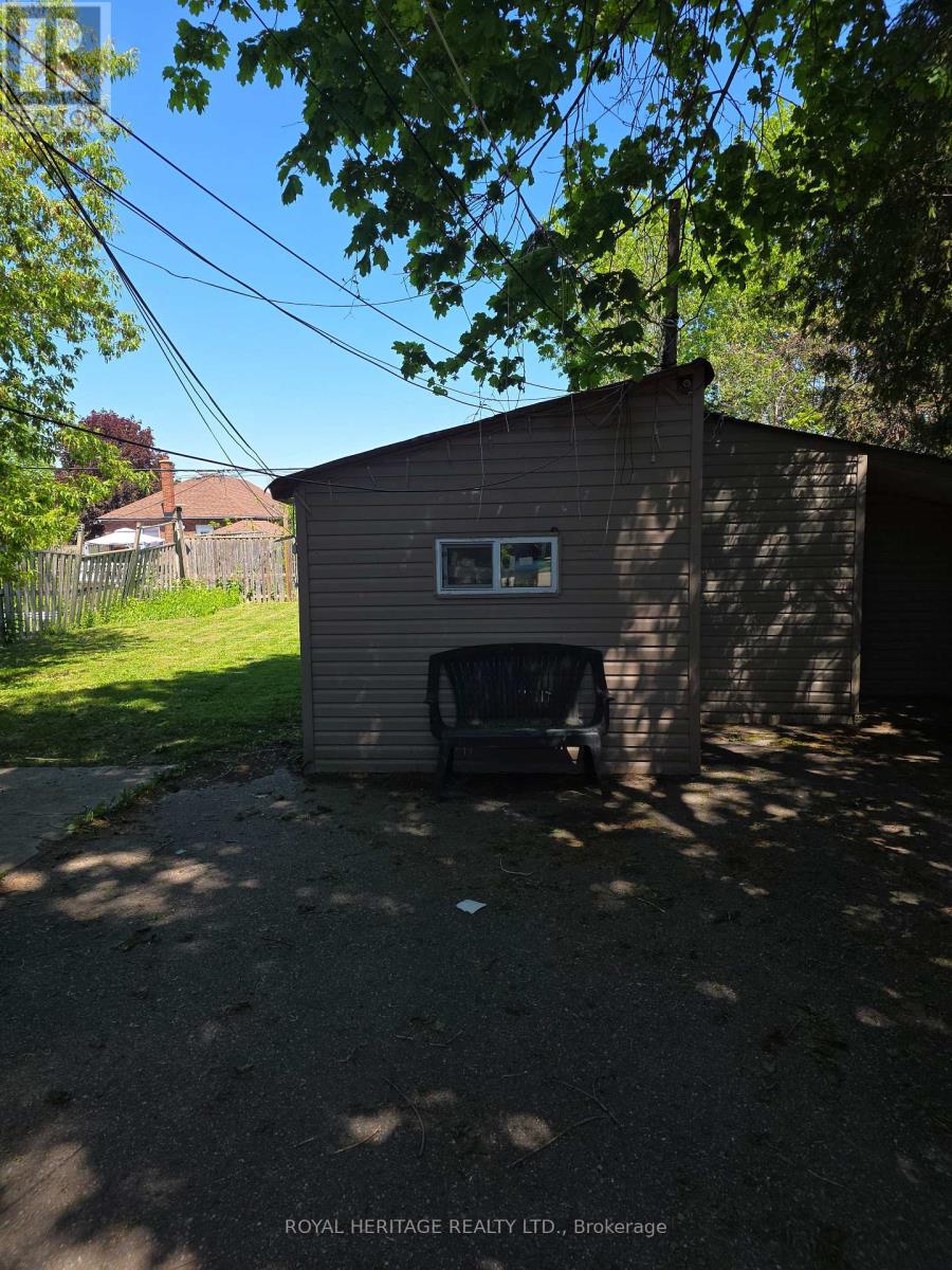 197 Verdun Road, Oshawa, Ontario  L1H 5T1 - Photo 3 - E13742156