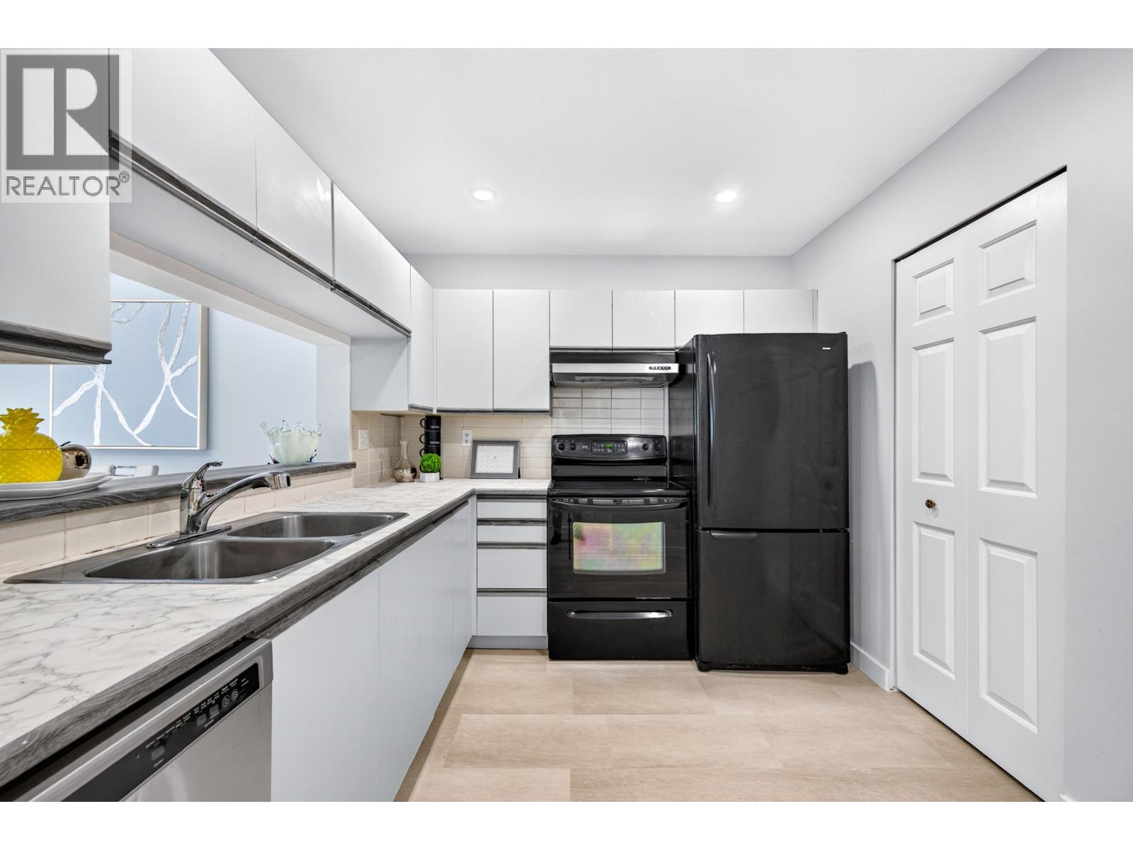 230 7439 Moffatt Road, Richmond, British Columbia  V6Y 1X9 - Photo 8 - R3161107