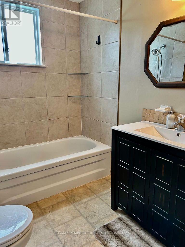 2185 Petawawa Boulevard, Petawawa, Ontario  K8A 7G8 - Photo 17 - X13742146