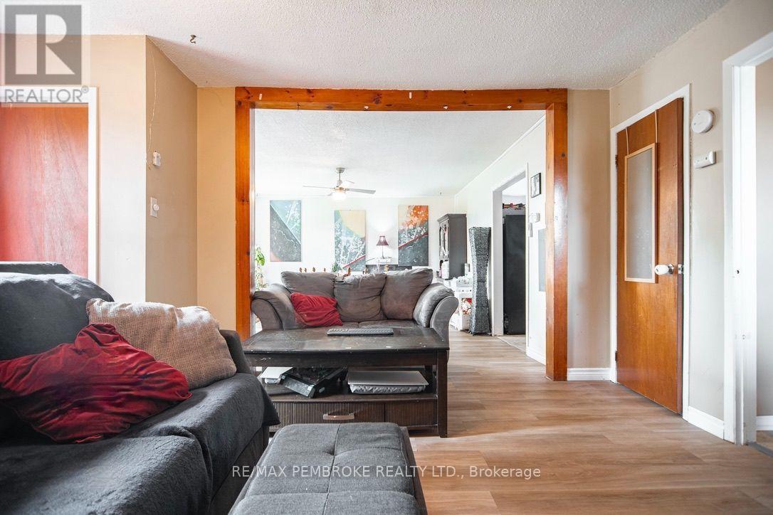 2185 Petawawa Boulevard, Petawawa, Ontario  K8A 7G8 - Photo 22 - X13742146