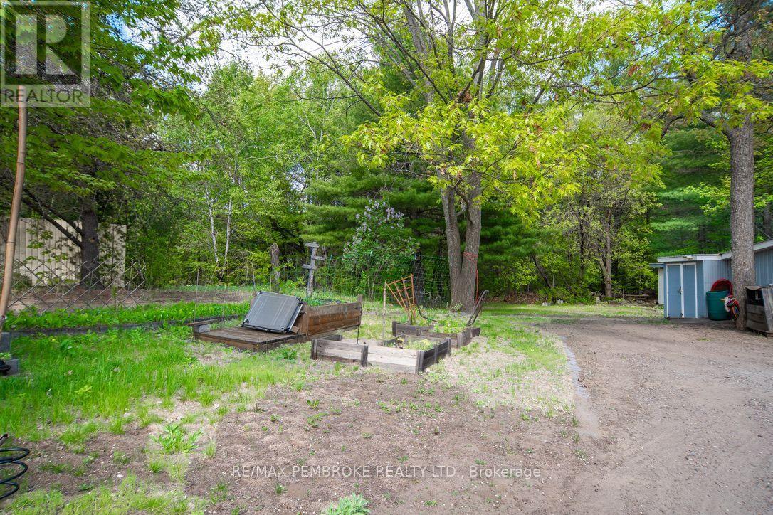 2185 Petawawa Boulevard, Petawawa, Ontario  K8A 7G8 - Photo 9 - X13742146