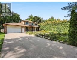 2 AMBERGLEN COURT, East Gwillimbury, Ontario