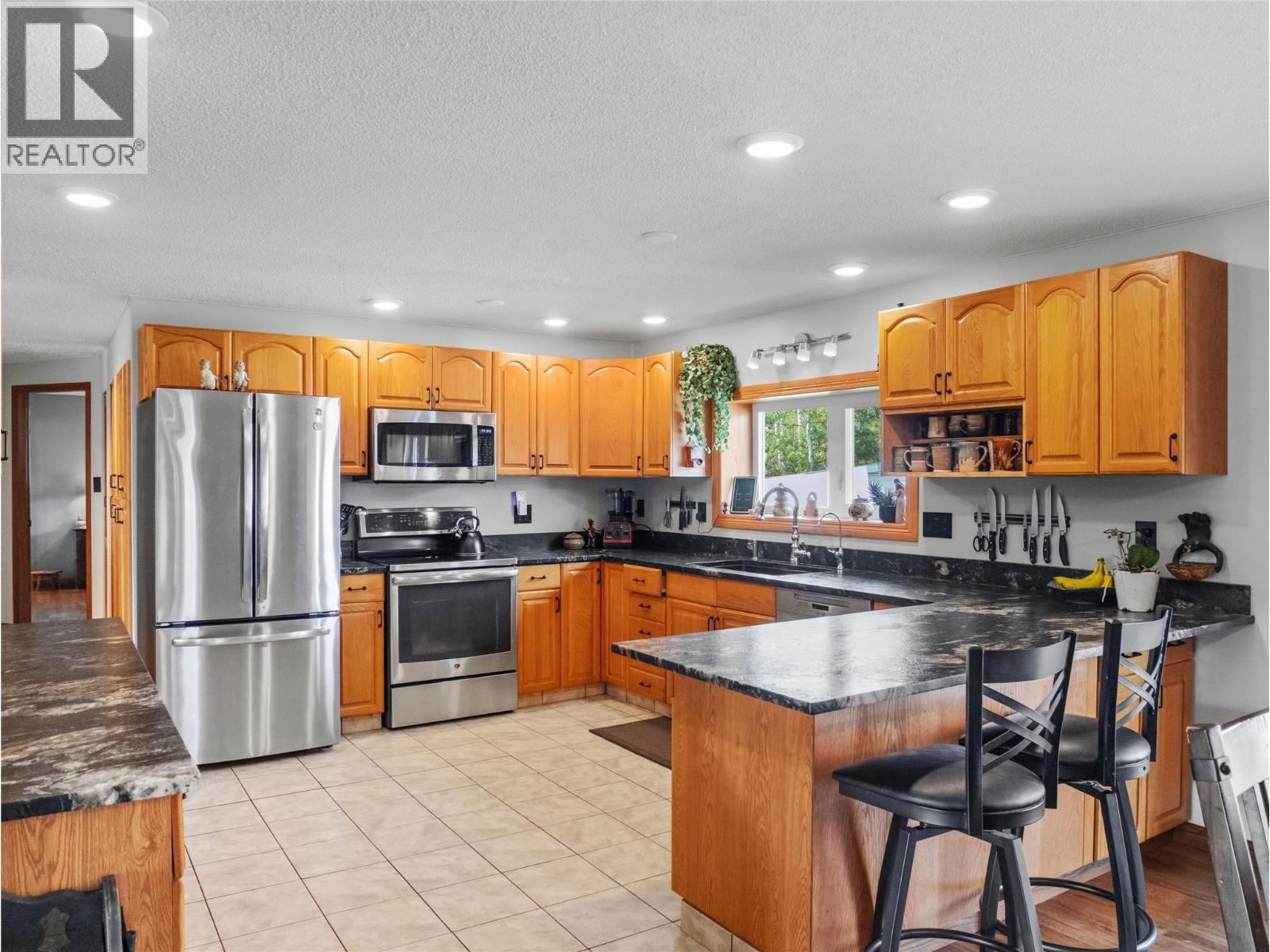 3622 208 Road, Dawson Creek, British Columbia  V0C 1B0 - Photo 6 - 10399674