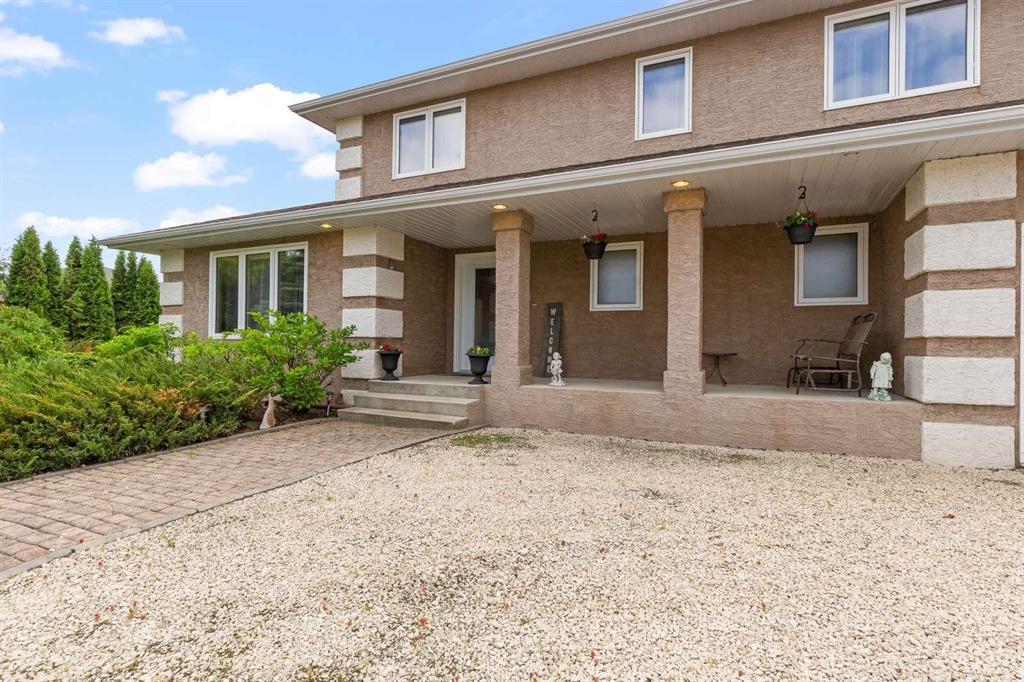 40 Menno Drive, Steinbach, Manitoba  R0A 0W0 - Photo 2 - 202622143