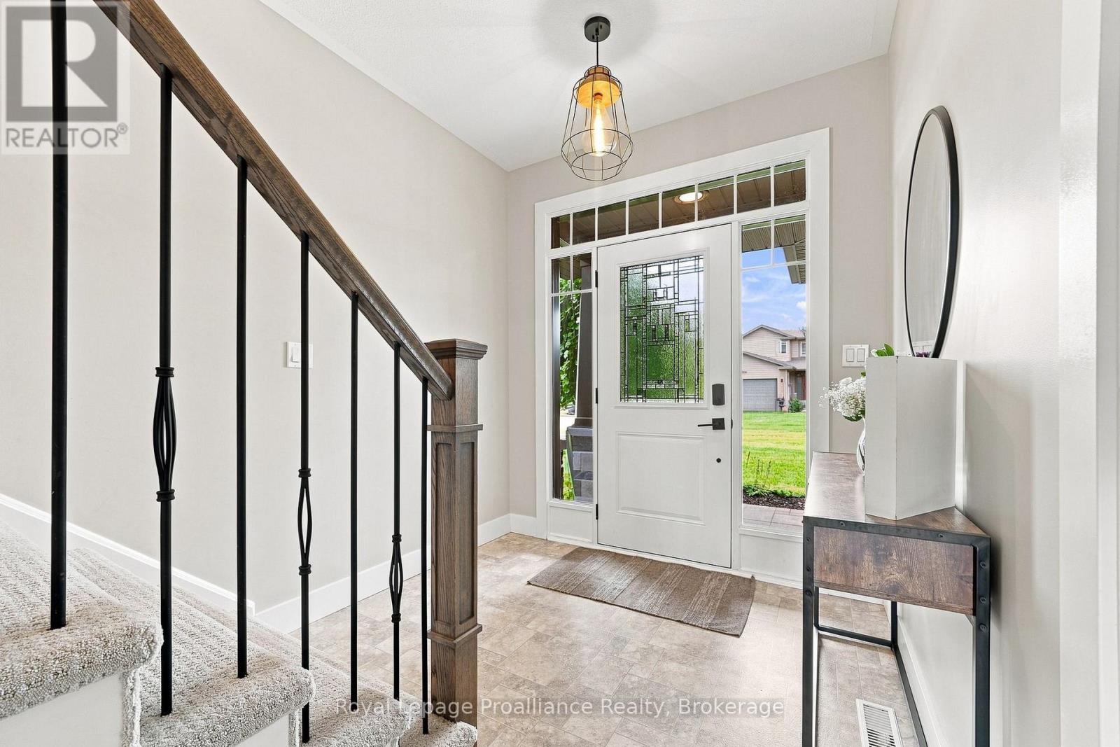 18 Granite Drive, Belleville, Ontario  K8P 0C6 - Photo 5 - X13742240