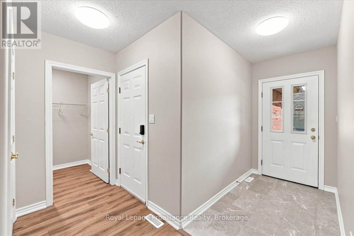 12 - 25 Heartwood Drive, Belleville, Ontario  K8P 5M2 - Photo 7 - X13742242