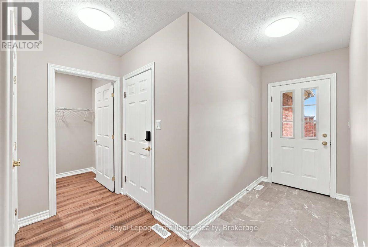 12 - 25 Heartwood Drive, Belleville, Ontario  K8P 5M2 - Photo 8 - X13742242