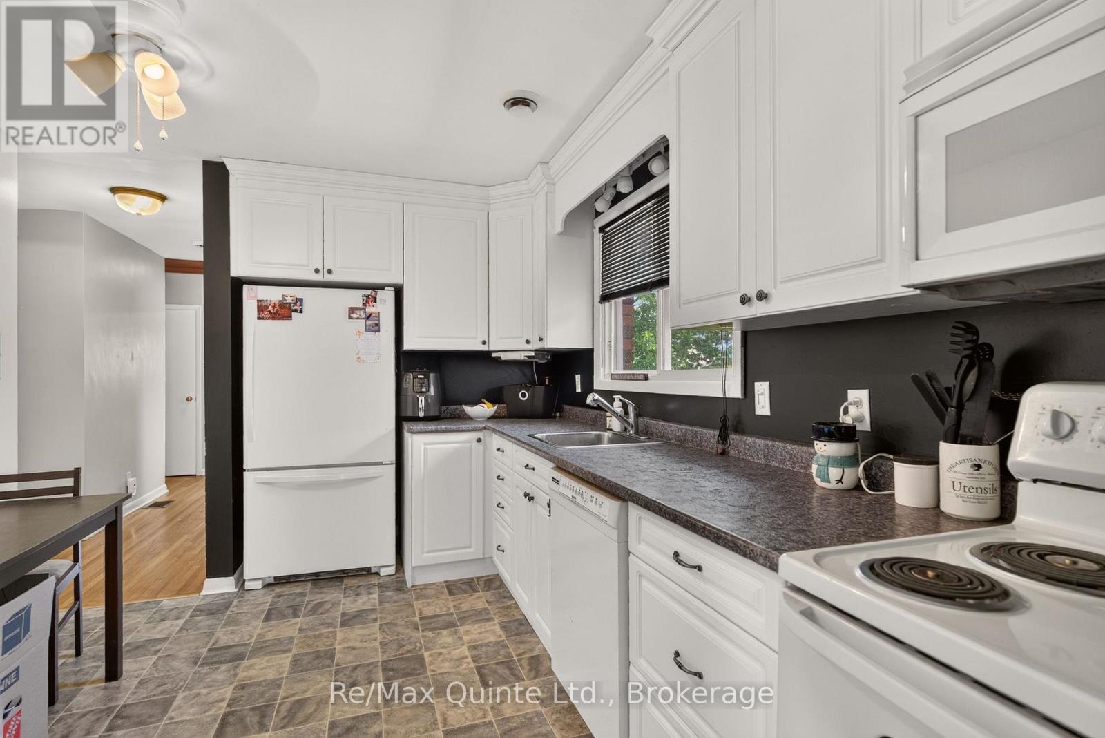 8 Plaza Square, Belleville, Ontario  K8N 4J3 - Photo 10 - X13742246