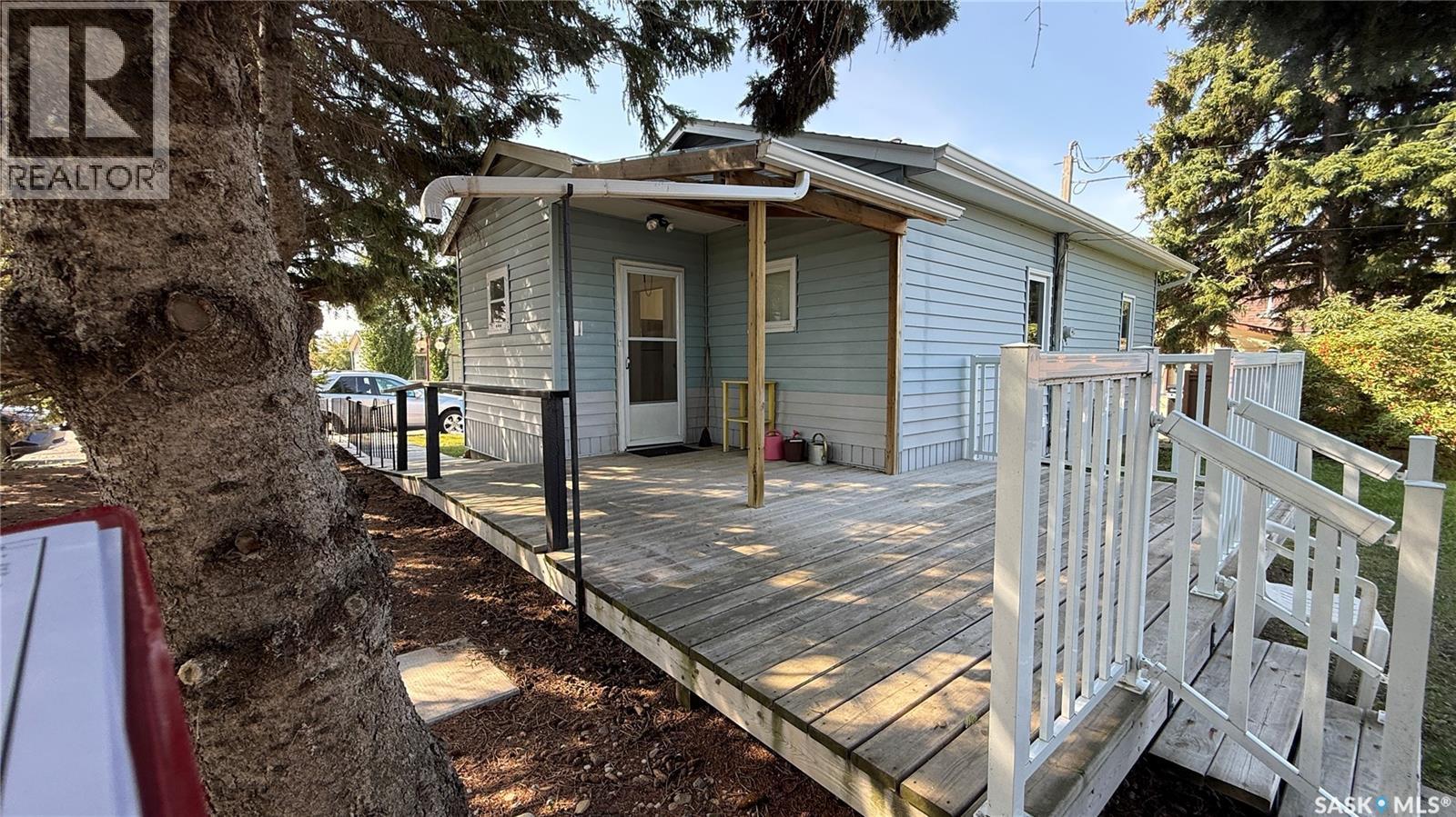 110 1st Avenue W, Hafford, Saskatchewan  S0J 1A0 - Photo 2 - SK047466