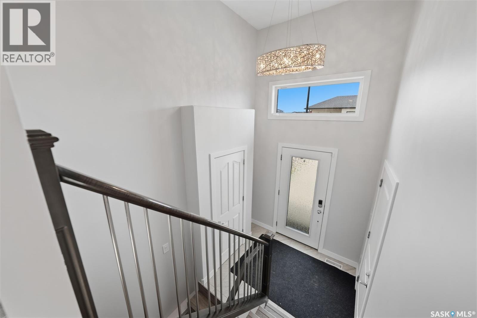 239 Bentley Court, Saskatoon, Saskatchewan  S7L 6L4 - Photo 4 - SK047458