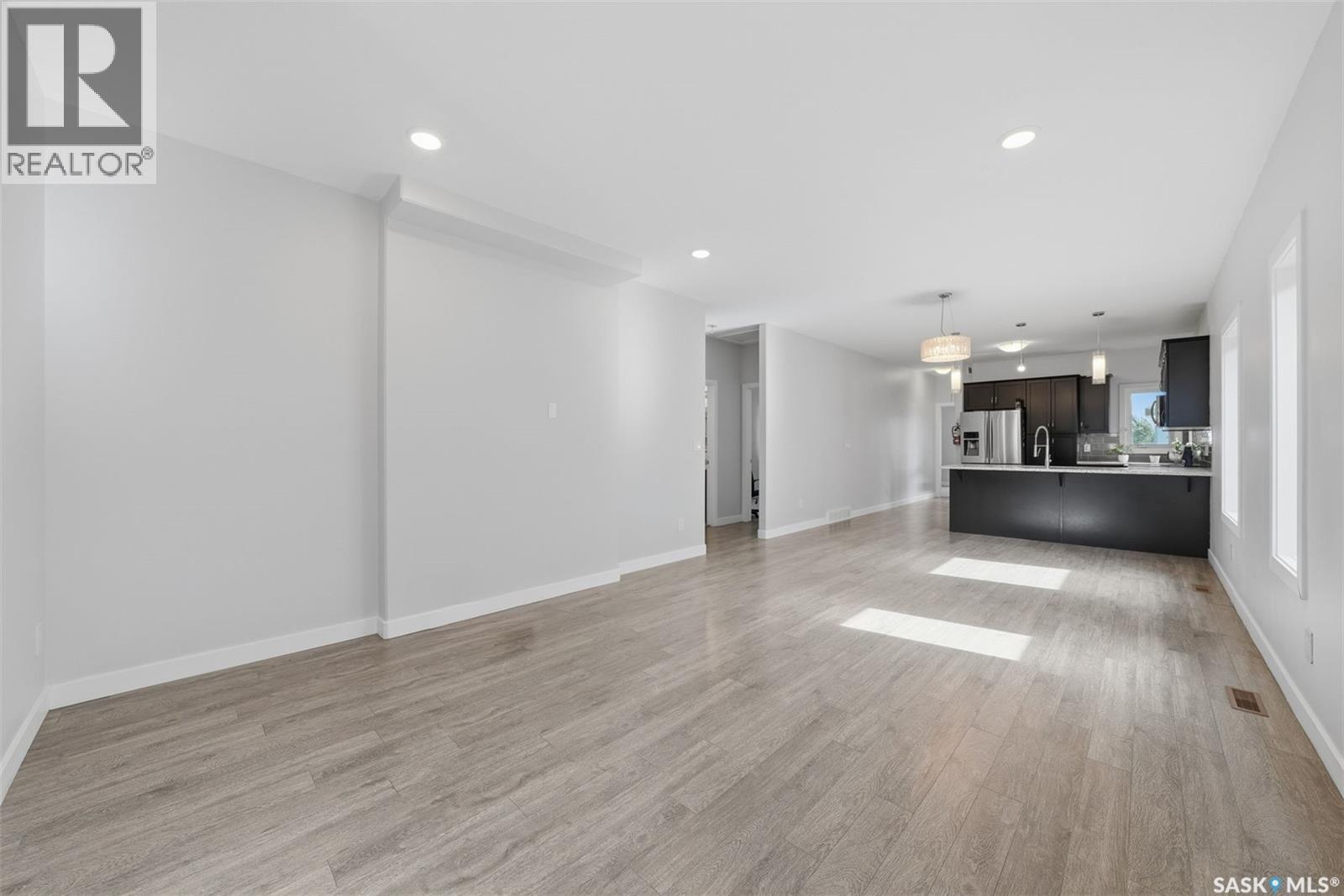239 Bentley Court, Saskatoon, Saskatchewan  S7L 6L4 - Photo 5 - SK047458
