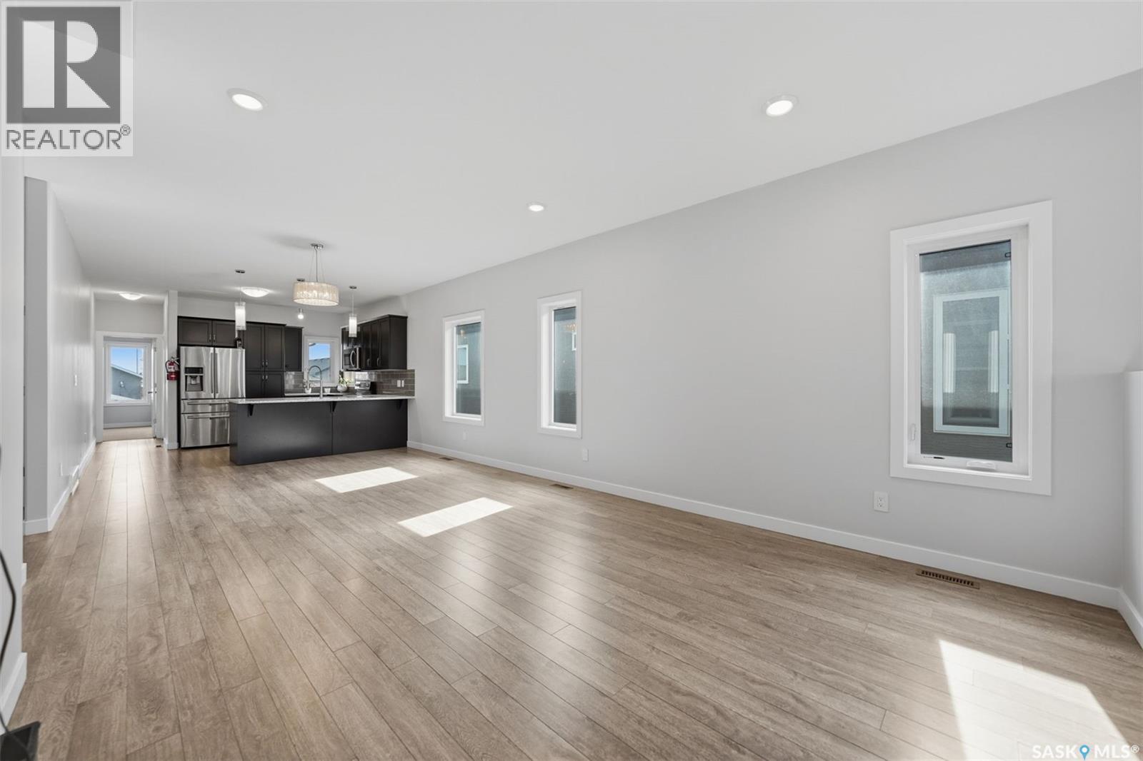 239 Bentley Court, Saskatoon, Saskatchewan  S7L 6L4 - Photo 6 - SK047458