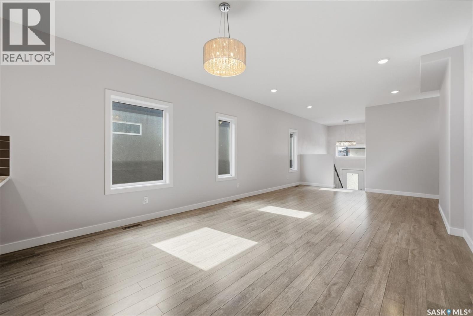 239 Bentley Court, Saskatoon, Saskatchewan  S7L 6L4 - Photo 7 - SK047458