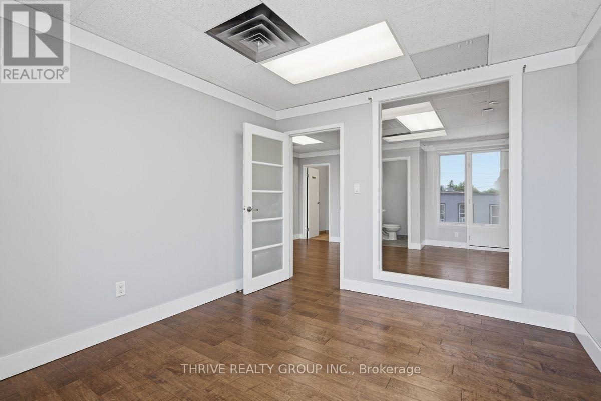 Upper - 426 Third Street, London East, Ontario  N5W 4W6 - Photo 14 - X13742302