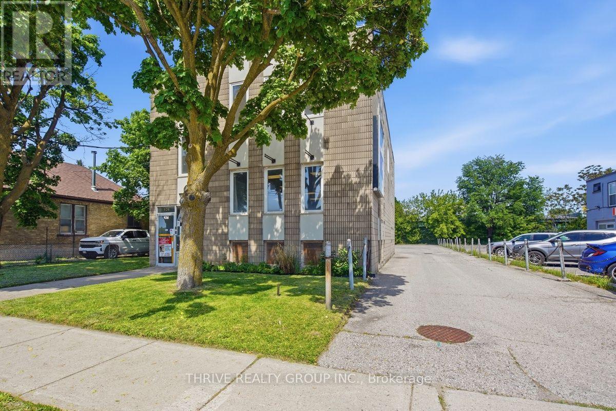 Main - 426 Third Street, London East (East H), Ontario  N5W 4W6 - Photo 3 - X13742304