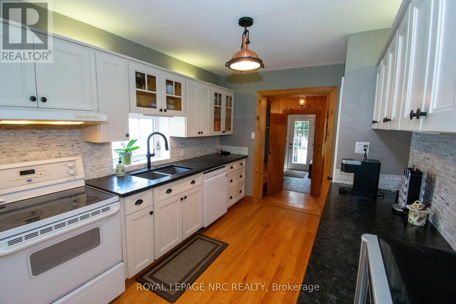 36 Maplewood Drive, St. Catharines, Ontario  L2M 3P1 - Photo 7 - X13742342