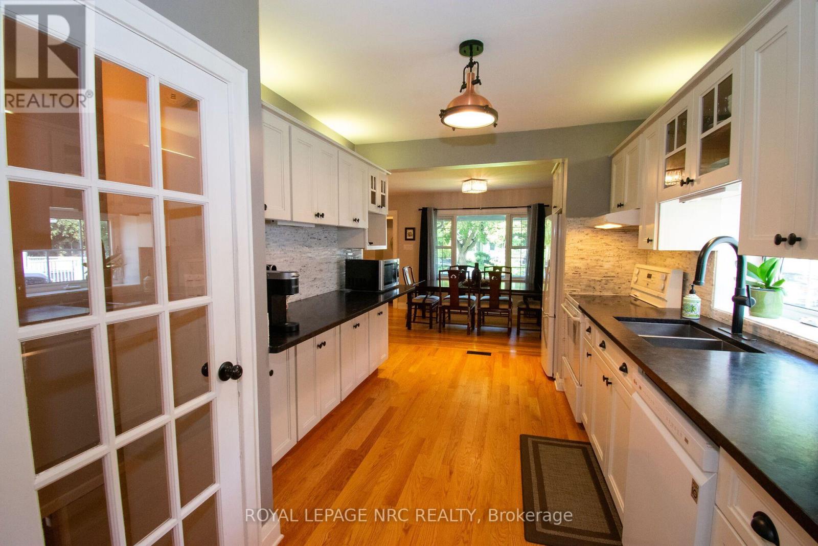 36 Maplewood Drive, St. Catharines, Ontario  L2M 3P1 - Photo 8 - X13742342