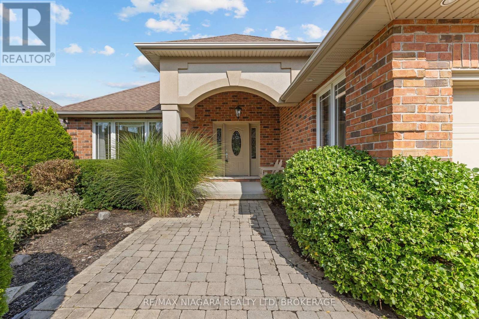 16 Cherry Ridge Boulevard, Pelham, Ontario  L0S 1C0 - Photo 2 - X13742376