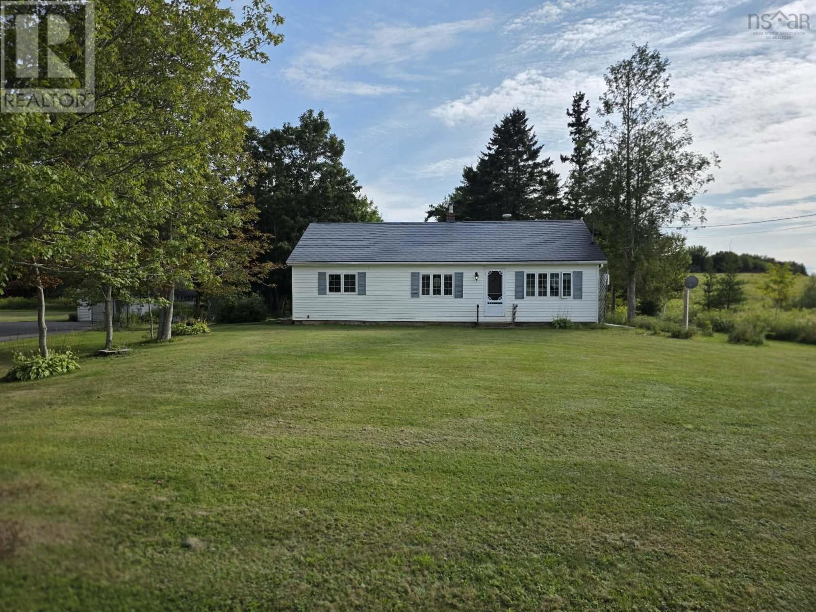 250 Highway 2 B0m 1n0 Highway, Five Islands, Nova Scotia  B0M 1N0 - Photo 2 - 202622346