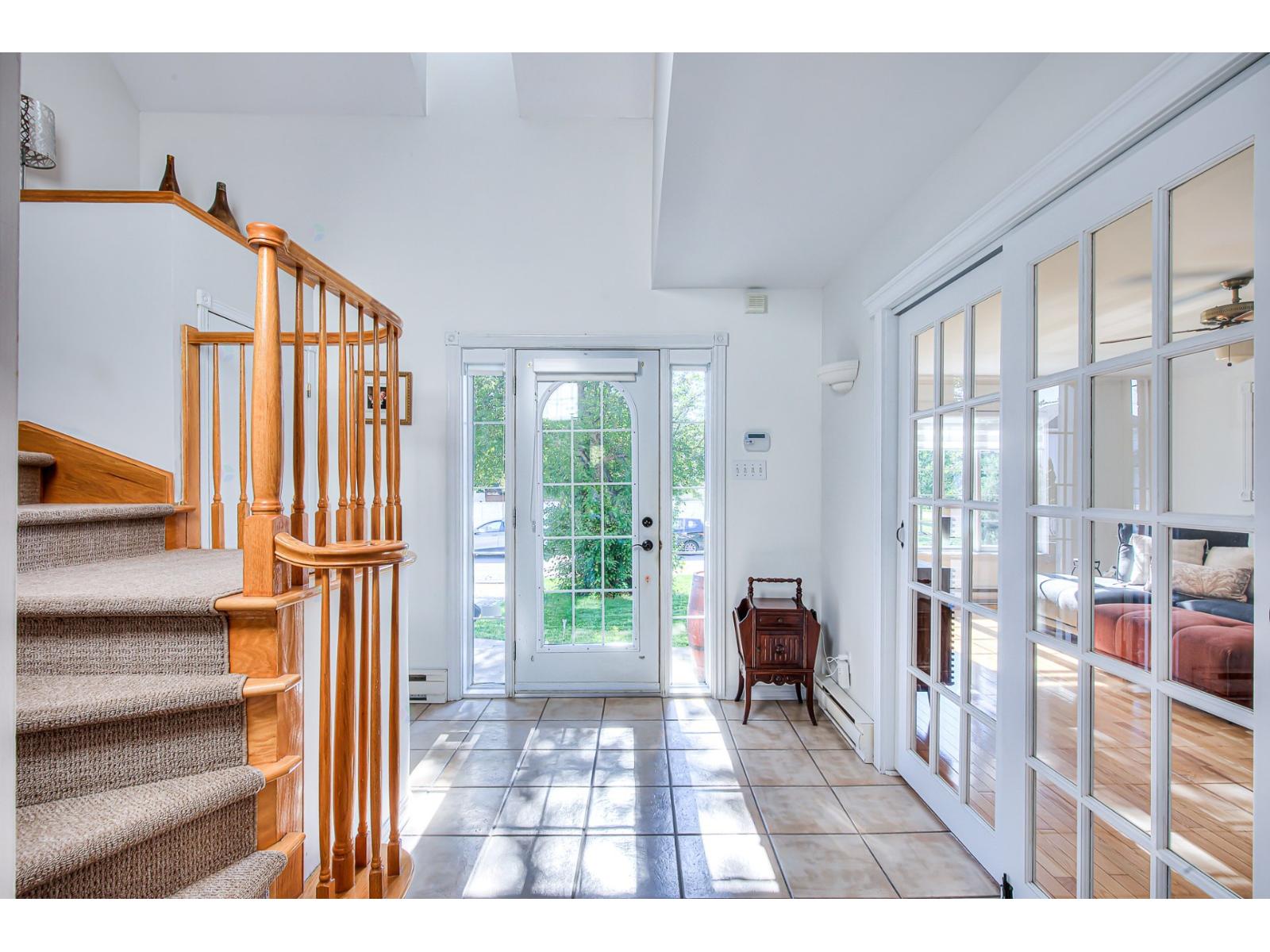 35 Rue Françoise-Cuillerier Notre-Dame-de-l'Île-Perrot Quebec Canada J7V7P2 5