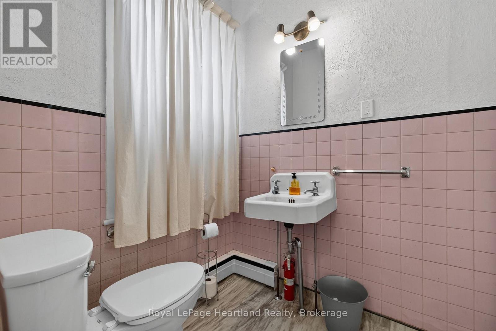 18 Nelson Street E, Goderich, Ontario  N7A 1R6 - Photo 11 - X13742220