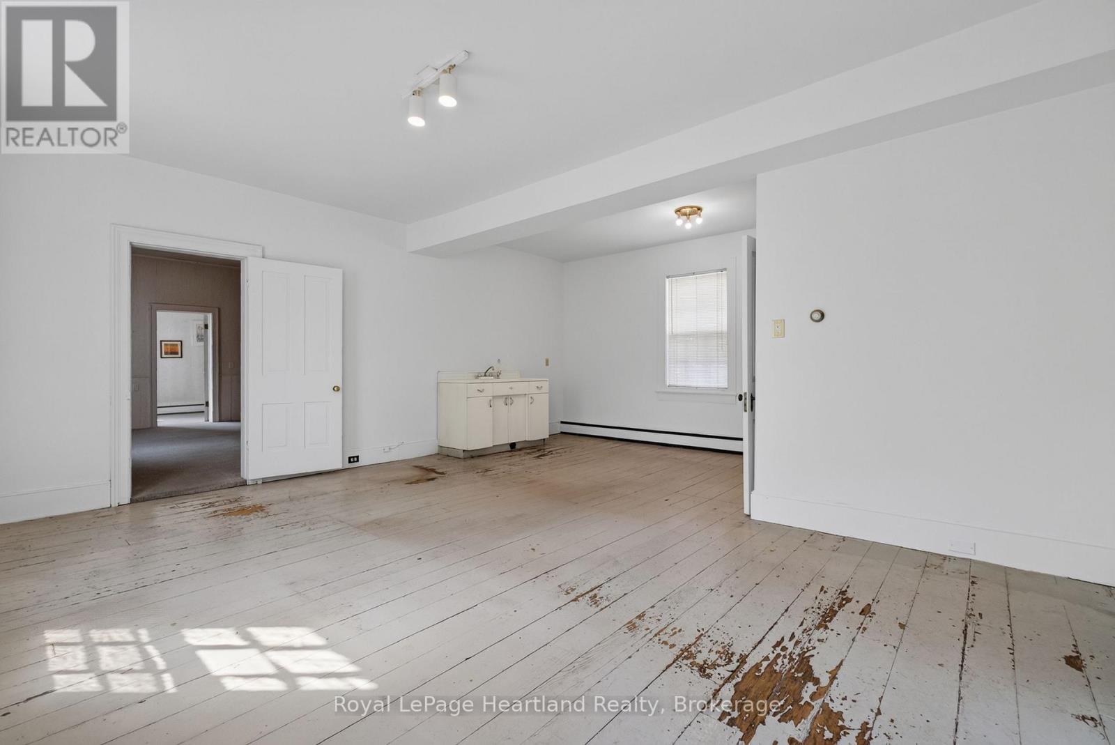 18 Nelson Street E, Goderich, Ontario  N7A 1R6 - Photo 8 - X13742220