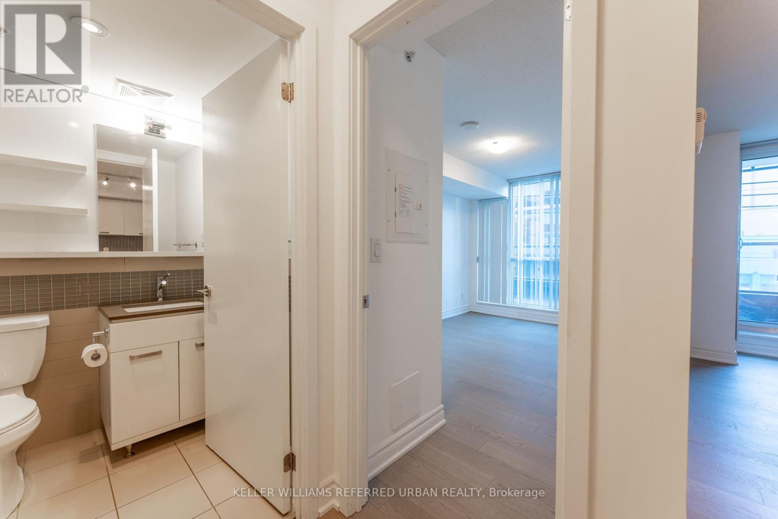 201 - 295 Adelaide Street W, Toronto, Ontario  M5V 1P7 - Photo 4 - C13742266