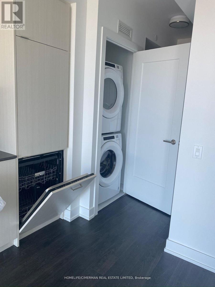 3707 - 30 Inn On The Park Drive, Toronto, Ontario  M3C 0P7 - Photo 7 - C13742364