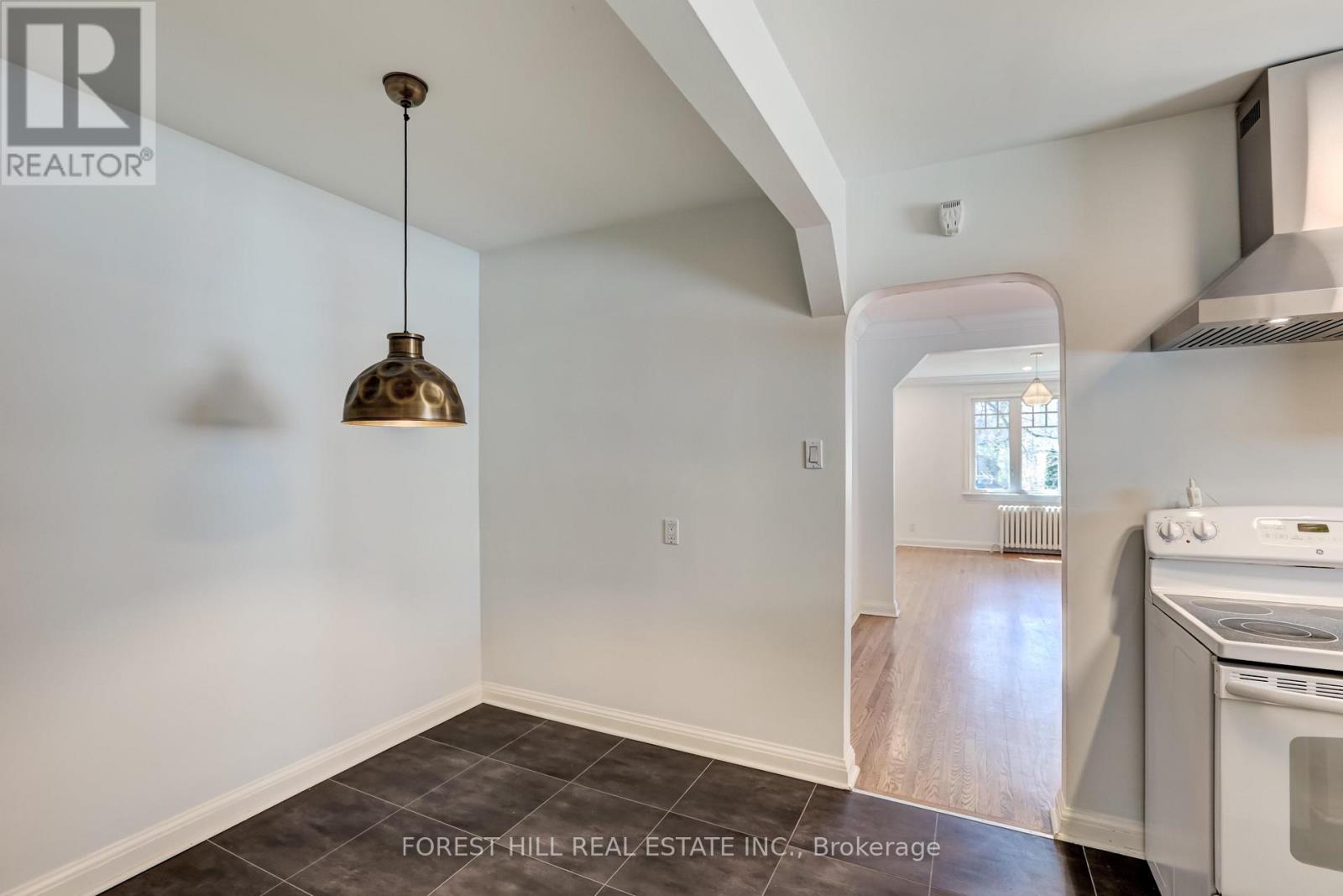 4 - 345 Walmer Road, Toronto, Ontario  M5R 2Y3 - Photo 11 - C13742406