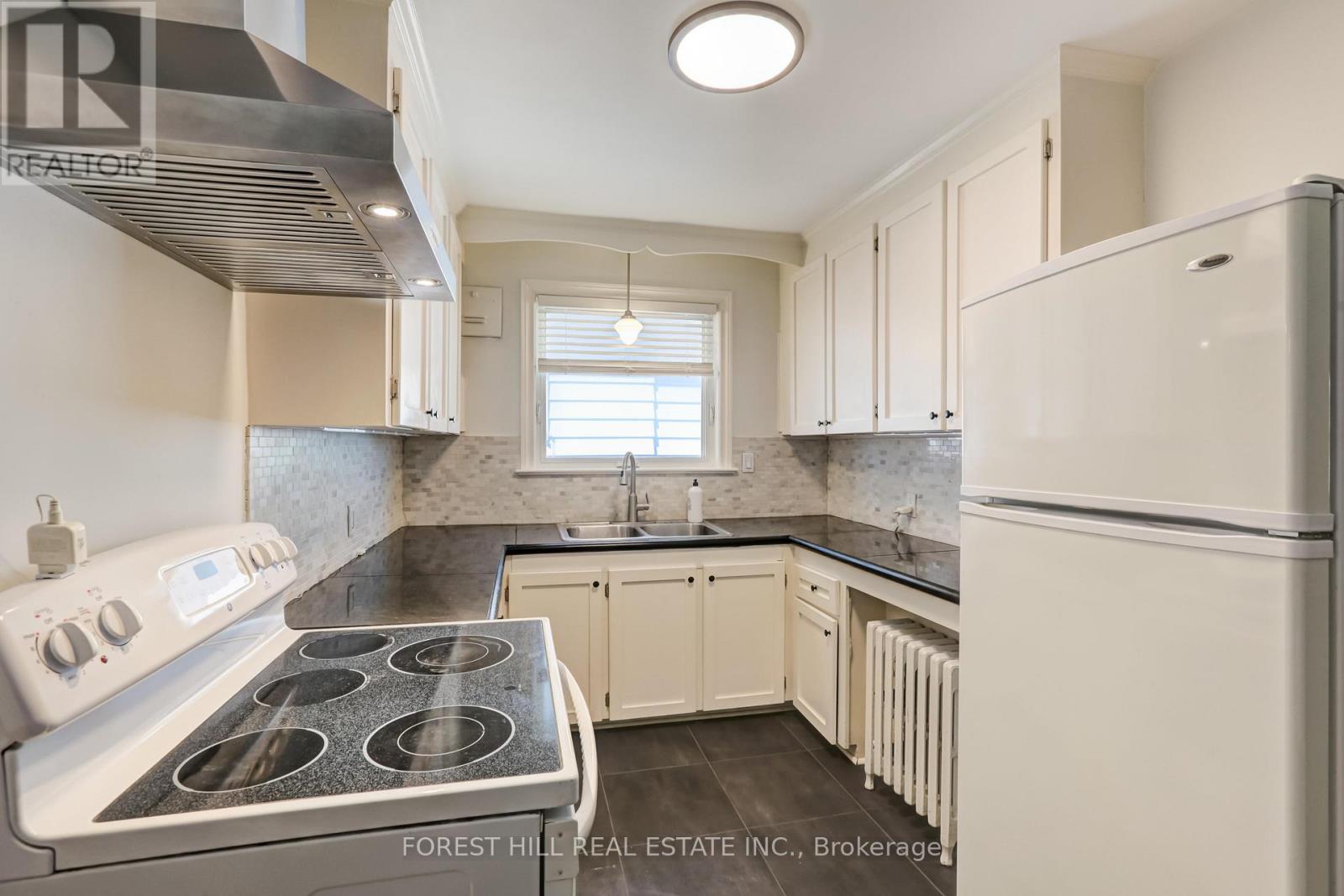 4 - 345 Walmer Road, Toronto, Ontario  M5R 2Y3 - Photo 8 - C13742406