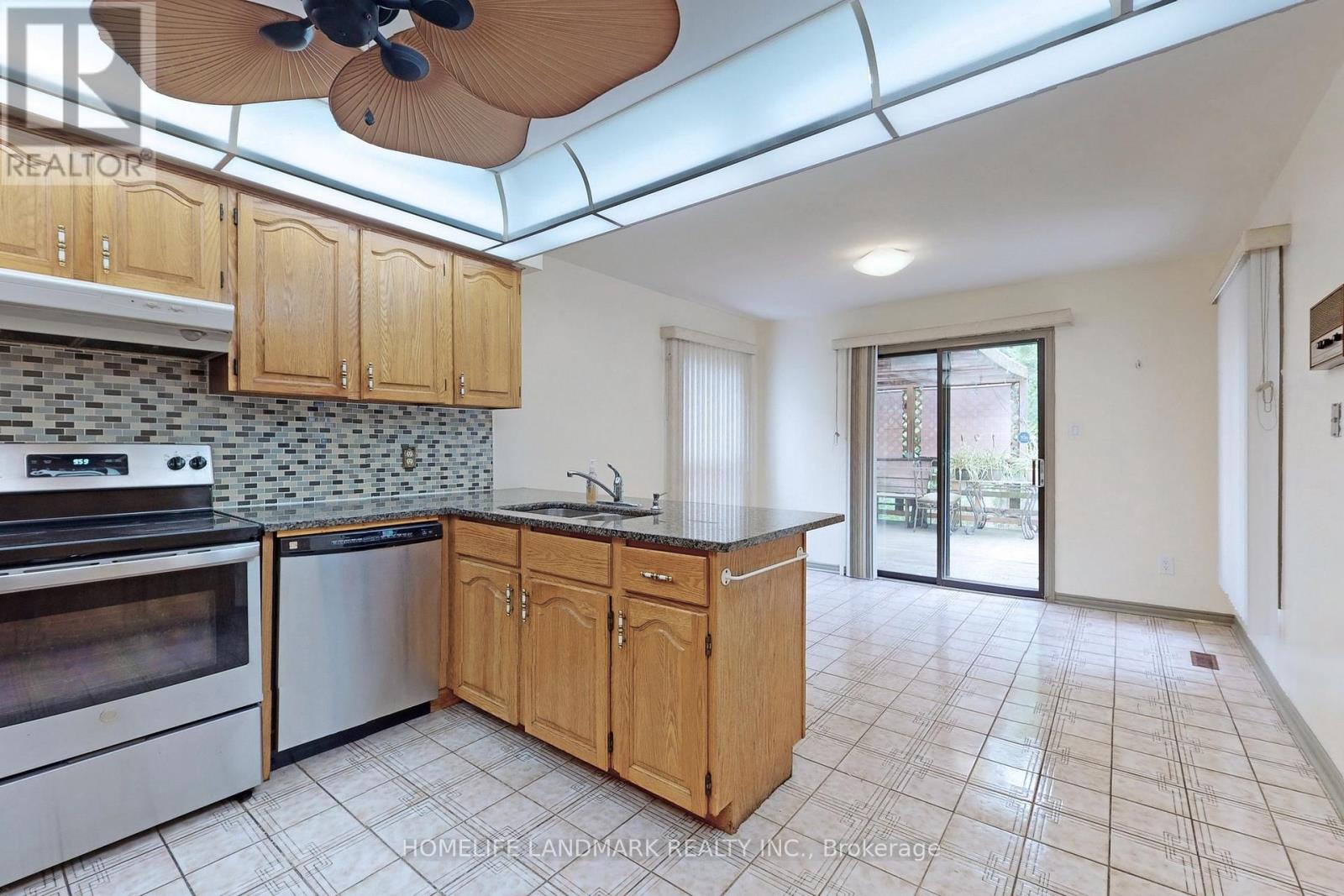 69 Windrush Trail, Toronto, Ontario  M1C 3Z9 - Photo 10 - E13742264